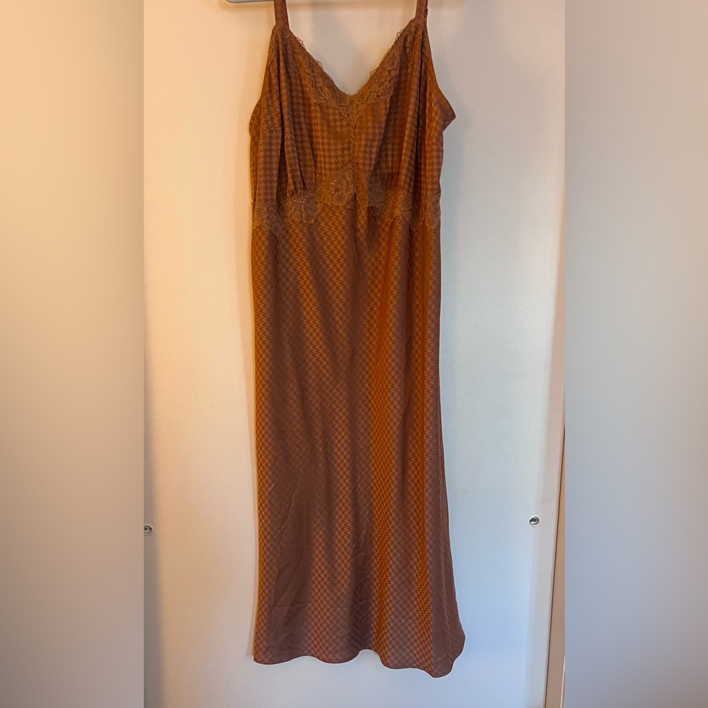 Torrid Tan Lace-Trim Maxi Dress - Picture 4 of 5